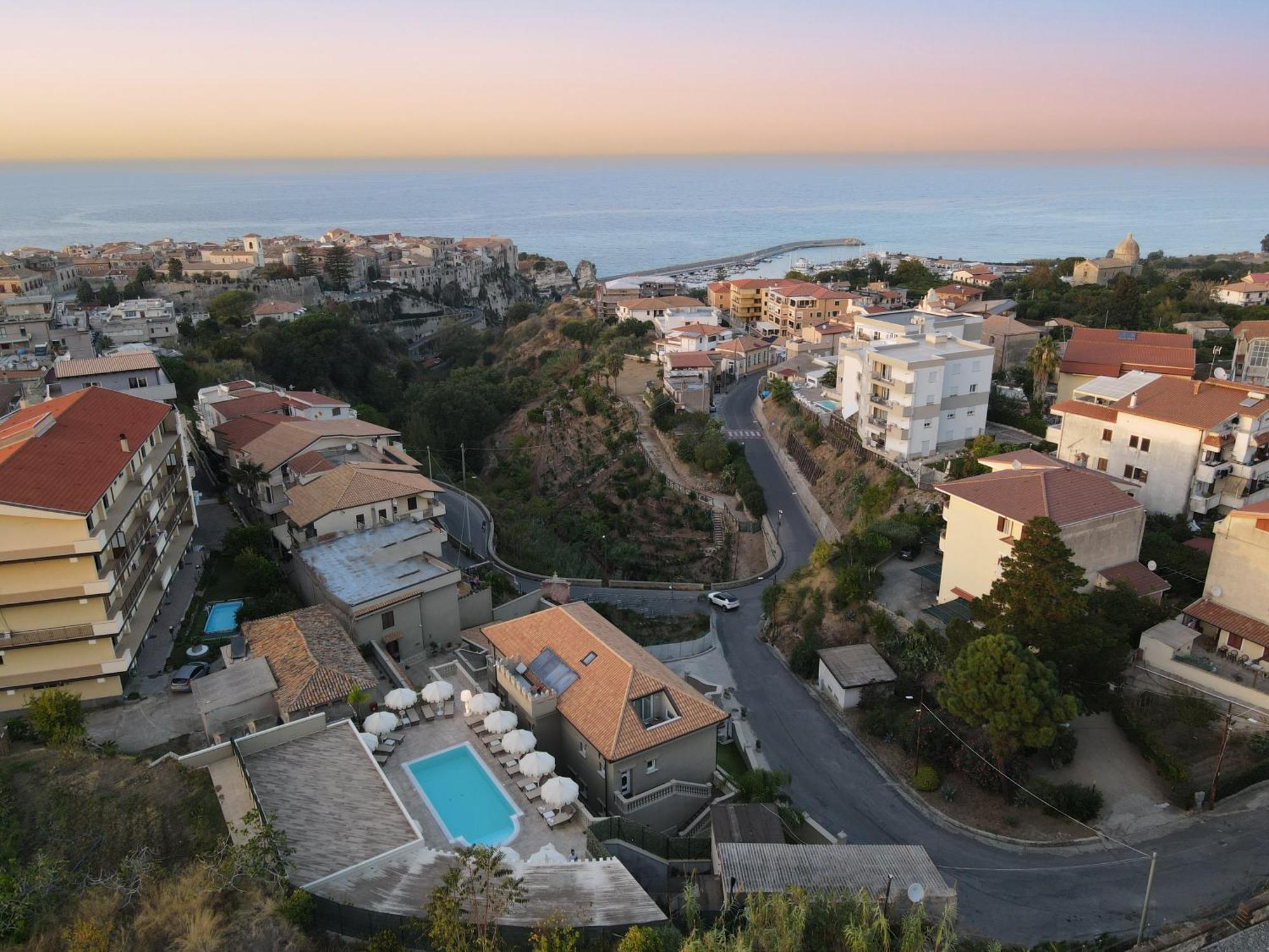 Sui Generis Tropea Luxury Rooms Экстерьер фото